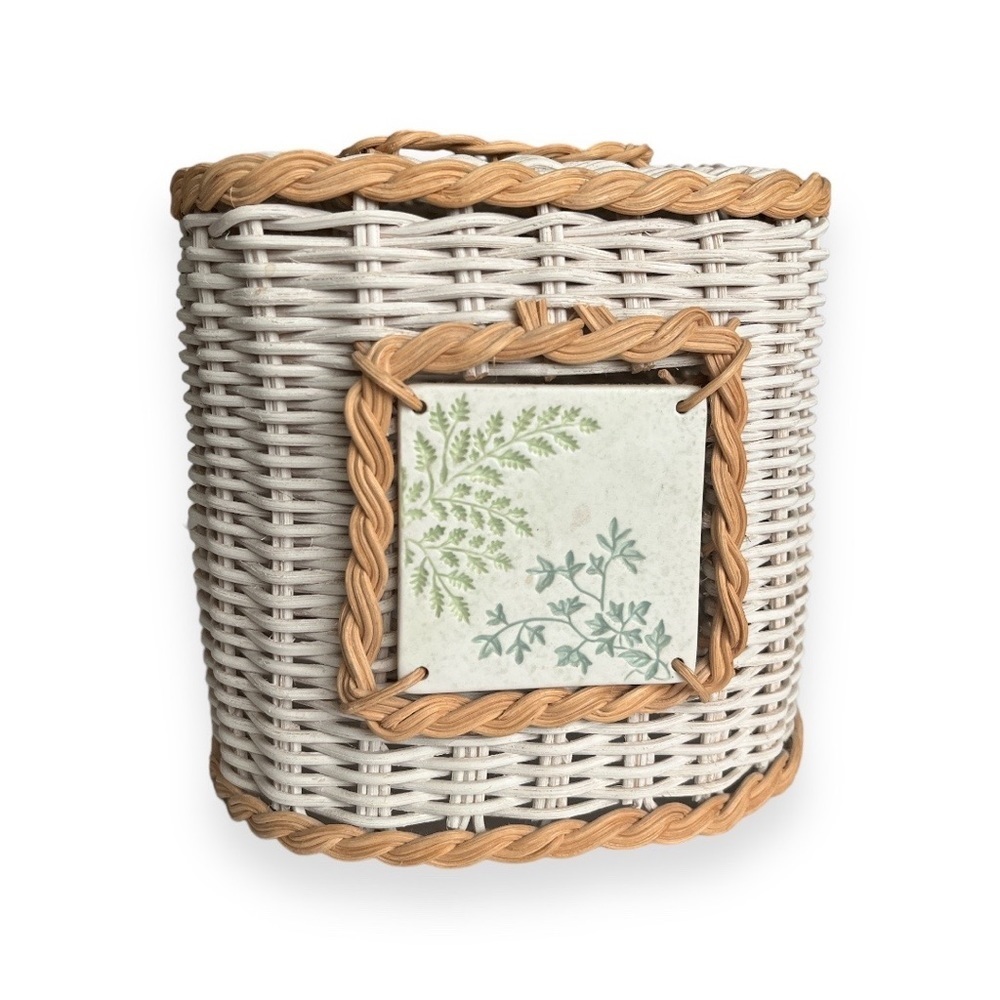 Wicker Rattan Tissue‎ Box Square with Ceramic Tile Detail Vintage Boho Bathroom